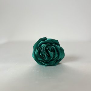 fleur artificielle rose vert foncé synthétique