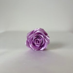 fleur artificielle rose violette synthétique